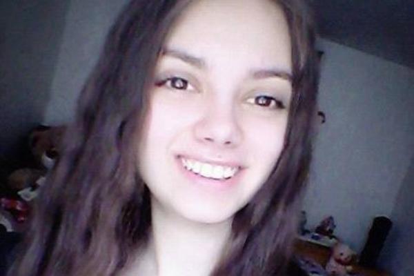 Predsedniče, premijerko, ministri, zašto mi ne date da živim? Otvoreno pismo devojčice koja ima 55 dijagnoza para srce!