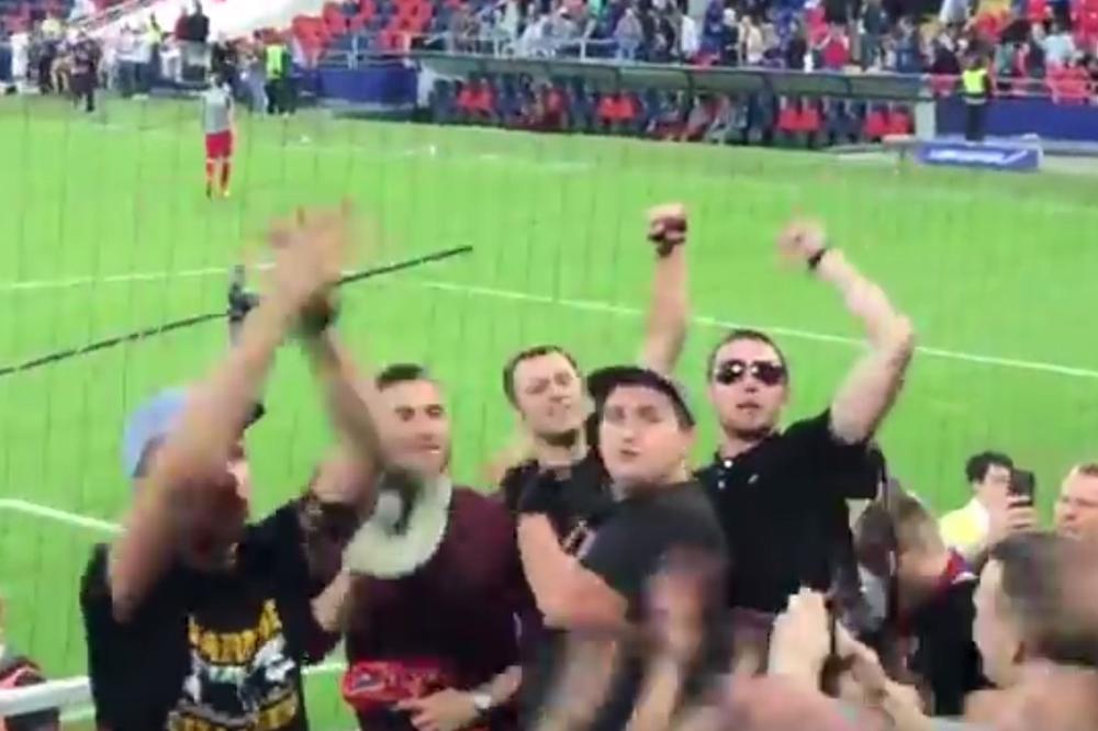 BAŠ ONAKO BRATSKI! Fudbaler, a vođa ultrasa: Retki dožive čast kakva se dogodila Bambiju Tošiću! (VIDEO)