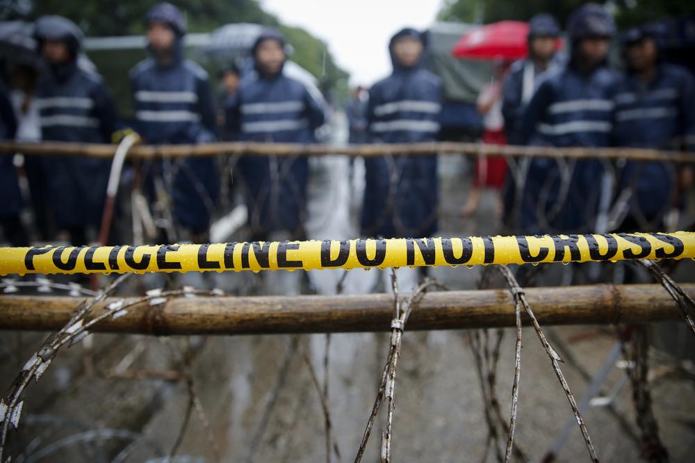 POBESNELI KINEZ NAPRAVIO POKOLJ: Makazama izbo petoro, pa nastavio KRVAVI PIR i kombijem pregazio osmoro ljudi