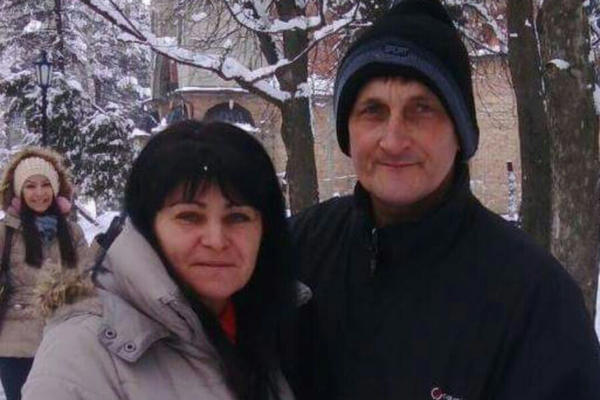 UŽAS U BANATSKOM KARLOVCU ZBOG LJUBOMORE: Pročitao ženinu prepisku na Fejsbuku pa je preklao, a onda sebe izbo do smrti!