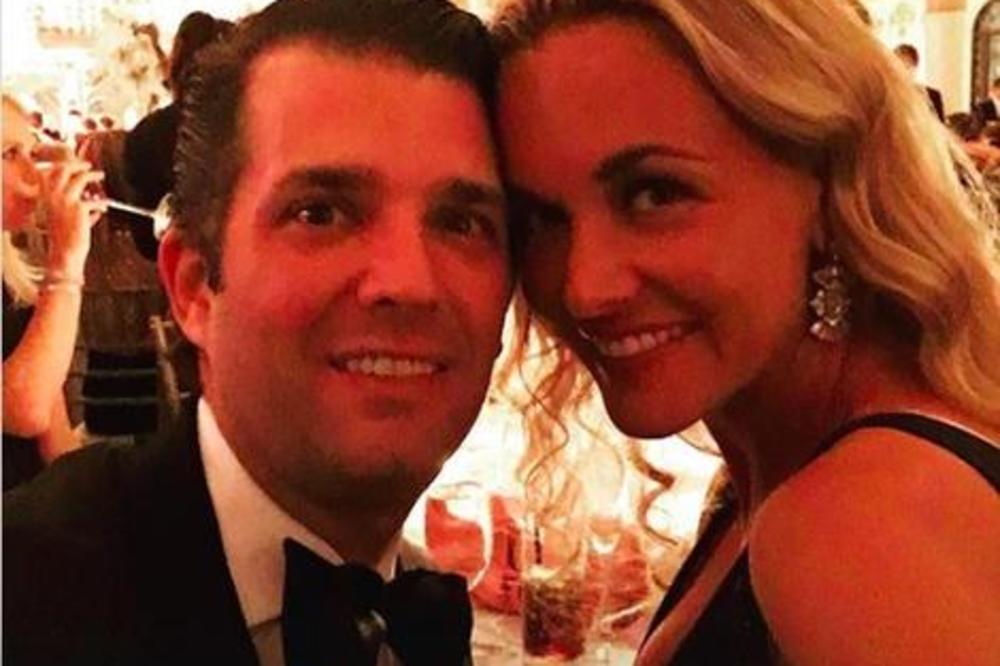 LJUBI GA TATA! O Trampu mlađem danas bruje svi mediji, a ovo je njegova žena - bivša manekenka i DEVOJKA LEONARDA DIKAPRIJA! (FOTO)