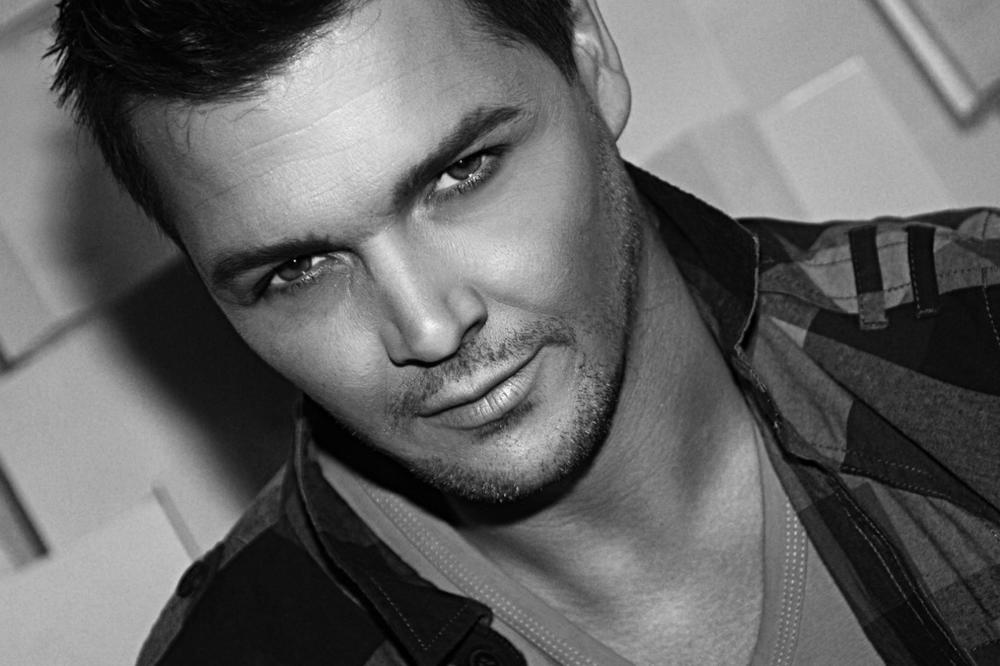 POLICIJA JE NA SVAKOM KORAKU, A KAZNE SU OGROMNE! Oglasio se naš pevač koji je zatočen u Španiji usled koronavirusa