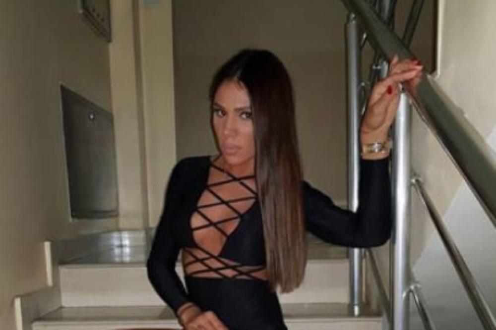 BLAGI HOROR OD KOMBINACIJE! Da li je ovo nešto najgore što je Sandra Afrika mogla da obuče? (FOTO)