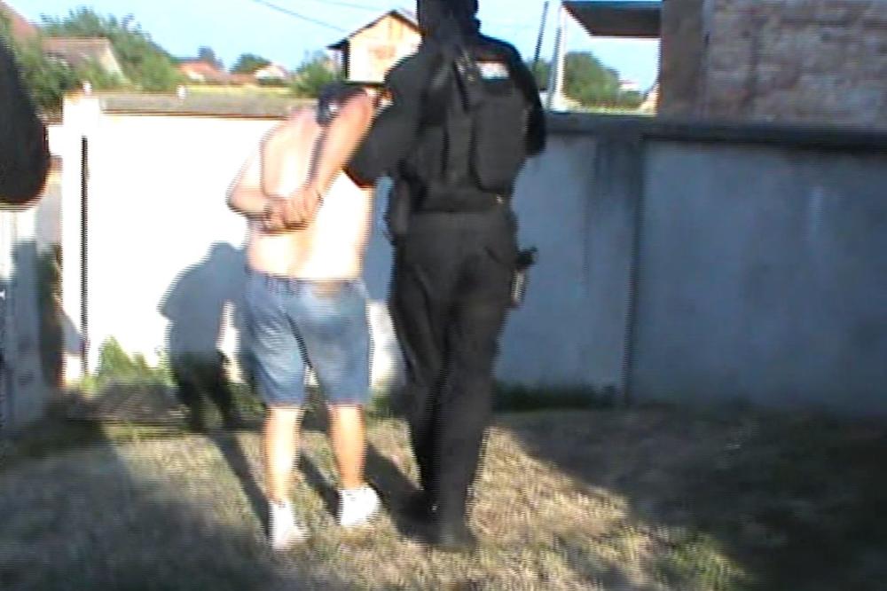 DEBELJKO PAO ISPRED LUKSUZNE VILE: Ovako je policija hapsila u akciji Ares 3! (VIDEO)