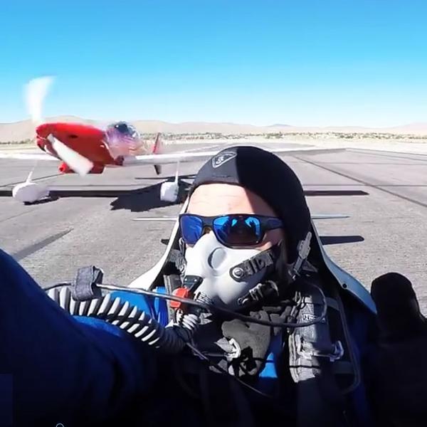 Kako je moguće da je izvukao živu glavu?! Žestok sudar aviona i jedrilice nasred aerodroma! (VIDEO)