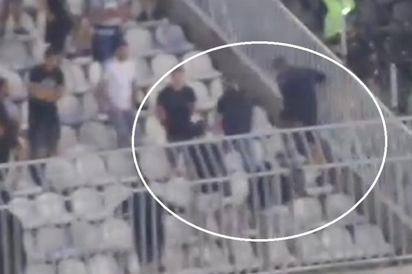 Premlaćivanje na Severu: Žandarmi jedva izvukli jednog gledaoca od naleta gnevnih Grobara! (VIDEO)
