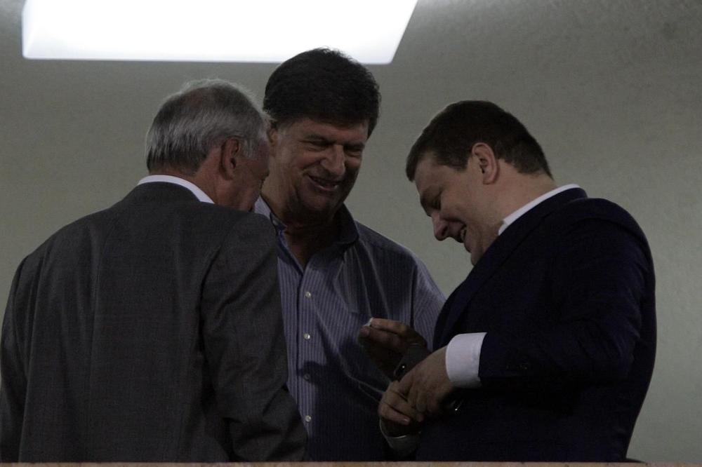 GNEVNI CRNO-BELI: Sudija je navijao za Olimpijakos! Evo i dokaza za to! (VIDEO)