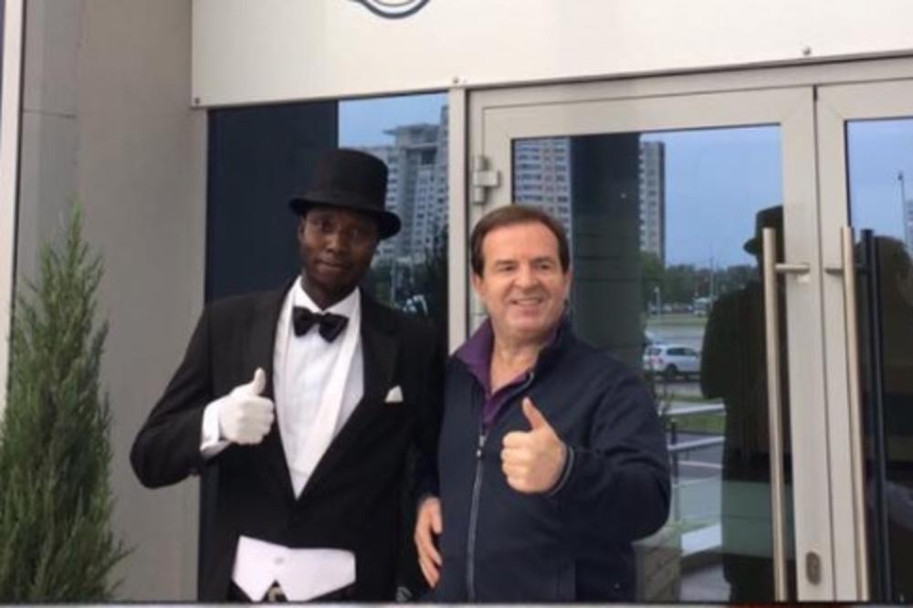 JA SA SVOJIM VRATAROM PRAVIM ROŠTILJ I SVE OSTALO: Karić isprozivao Donalda Trampa! (FOTO)