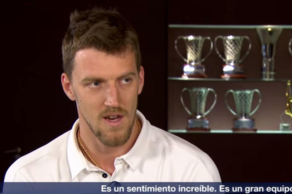 Kuzmić obukao opremu Reala, pa se predstavio navijačima i poručio šta mogu da očekuju od njega! (VIDEO)