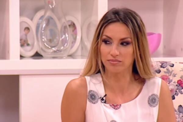 RADA MANOJLOVIĆ NE MOŽE DA SAKRIJE TUGU ZBOG SMRTI MAJKE: Ne mogu da prebolim njenu smrt! (VIDEO)