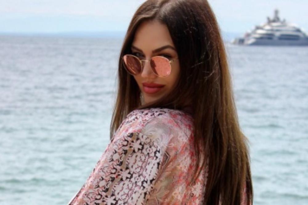 KARIĆEVA SNAJKA SE PREVIŠE OPUSTILA! Tamara pokazala gole GRUDI, a onda se slikala i bez gaćica (18+)