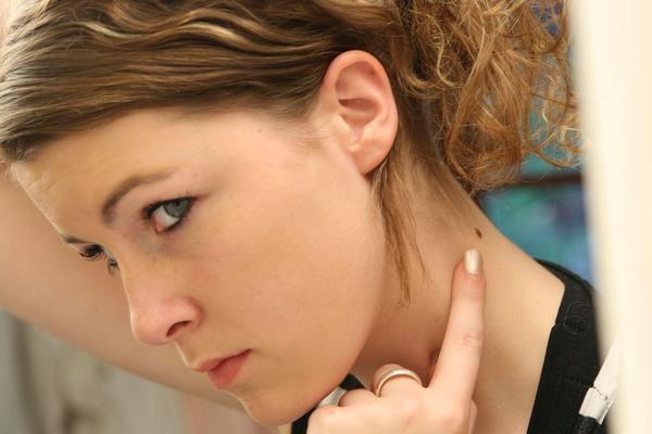 Znak prošlih života na telu! Šta o vama govore vaši mladeži? (FOTO) (GIF)