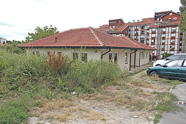 BEOGRAD PUN MALIŠANA KOJI ČEKAJU NA VRTIĆ, A OVAJ ZVRLJI PRAZAN! Vrtić na Zvezdari za decu sa smetnjama iako završen, nikada nije otvoren!