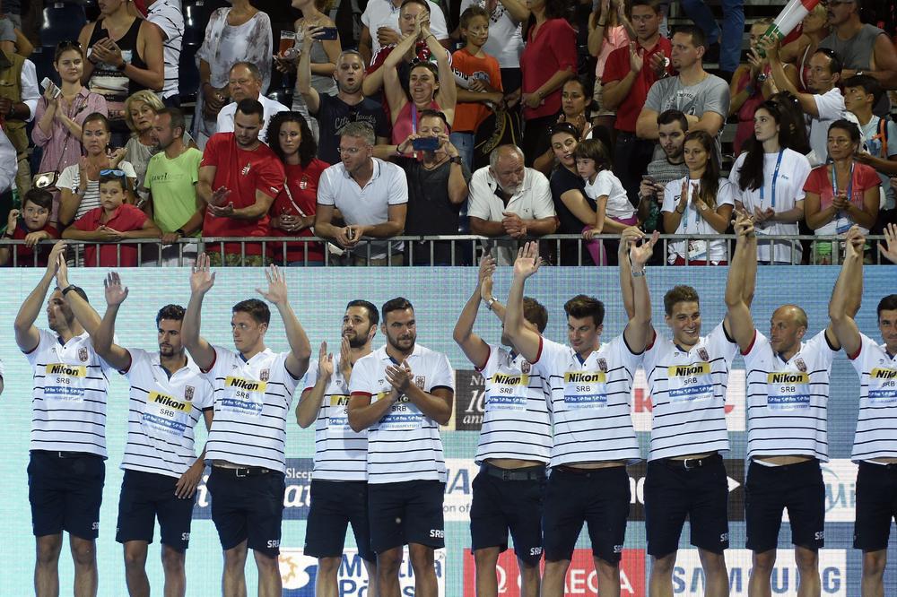 ZNAMO KO SMO I ŠTA SMO, I ZNAMO SVOJ CILJ: Vaterpolisti se okupili pred Evropsko prvenstvo u Barseloni! (FOTO)