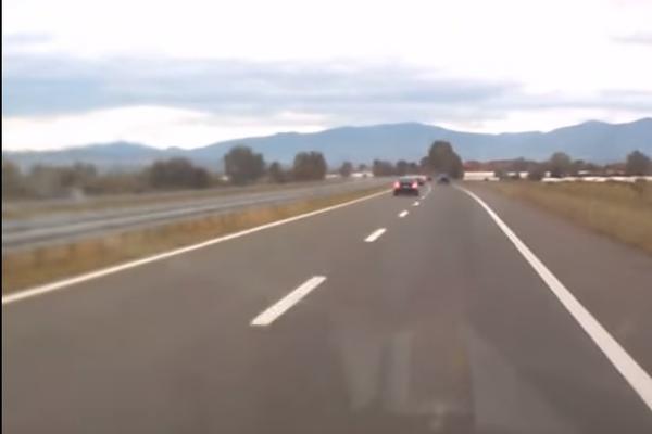 TEŠKA NESREĆA NA PUTU PREDEJANE-GRDELICA: Poginuo vozač iz Vranja