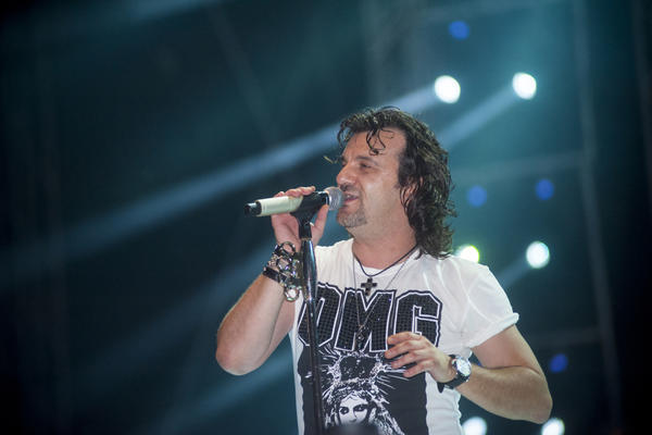 Aca Lukas strahuje za bezbednost? Posle raskida sa Branislavom folker DUPLIRAO broj ljudi u OBEZBEĐENJU!