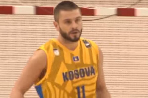 Prijateljska utakmica? Ne bismo rekli! OPŠTA TUČA na košarkaškoj utakmici Albanije i Kosova! (FOTO)