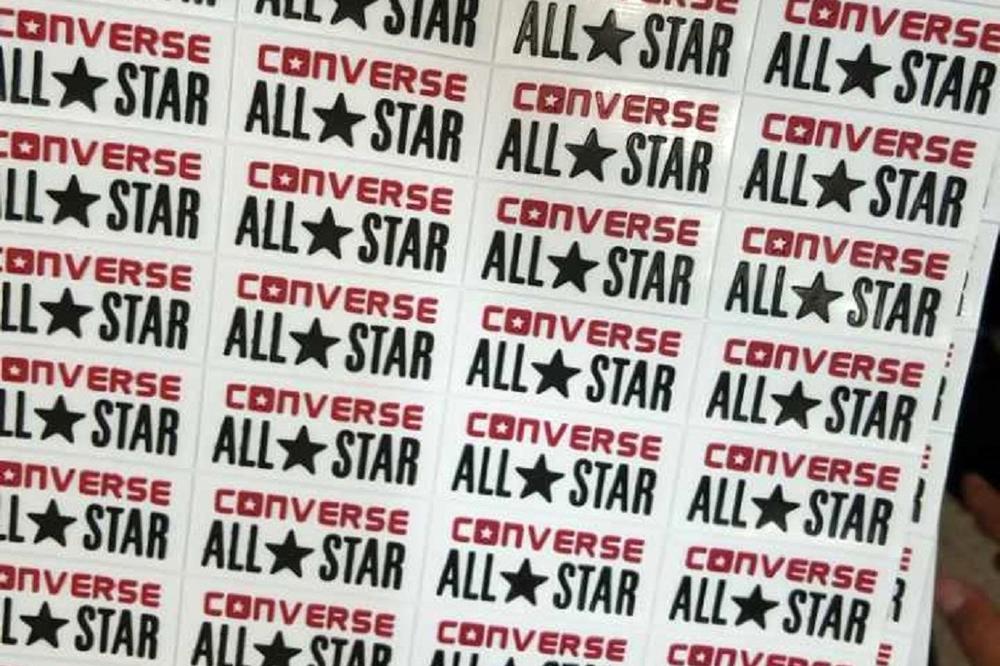 "ORIGINAL" STARKE: Srpski carinici kod Kineza našli hiljade i hiljade ZNAKOVA ZA PATIKE! (FOTO)