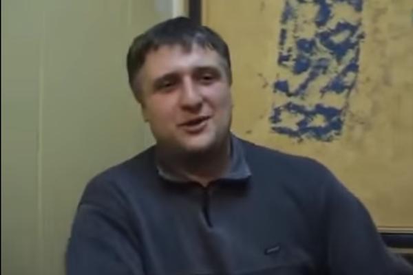 GOVORI SRPSKI DA TE NIKO NE RAZUME! Ekspert za medije PRIČA UNATRAŠKE! On odlučuje ko dobija državni novac! (VIDEO)