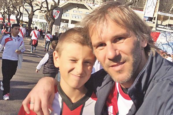 SRCE DA VAM PUKNE OD TUGE! Ovako se slavni odbojkaš oprostio od sina! (FOTO)