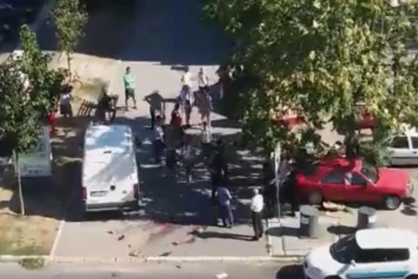 KOMUNALCI PONOVO HARAJU SRBIJOM! Uhapsili prodavce voća i povrća, opšti haos na ulicama NS! (VIDEO)