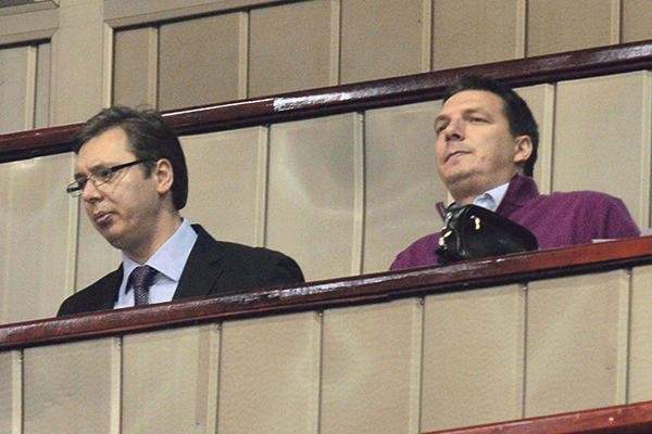 KOGA ONI FARBAJU? Slučaj Jajinci i "atentat" na Vučića u toku! Policija ne radi svoj posao ili je cela priča bila farsa?!