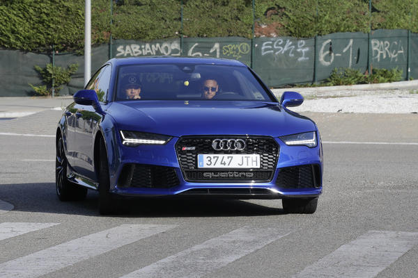 SVE JE BLIŽI TRANSFER VEKA: Nejmar nije došao na trening, već se oprostio od saigrača!