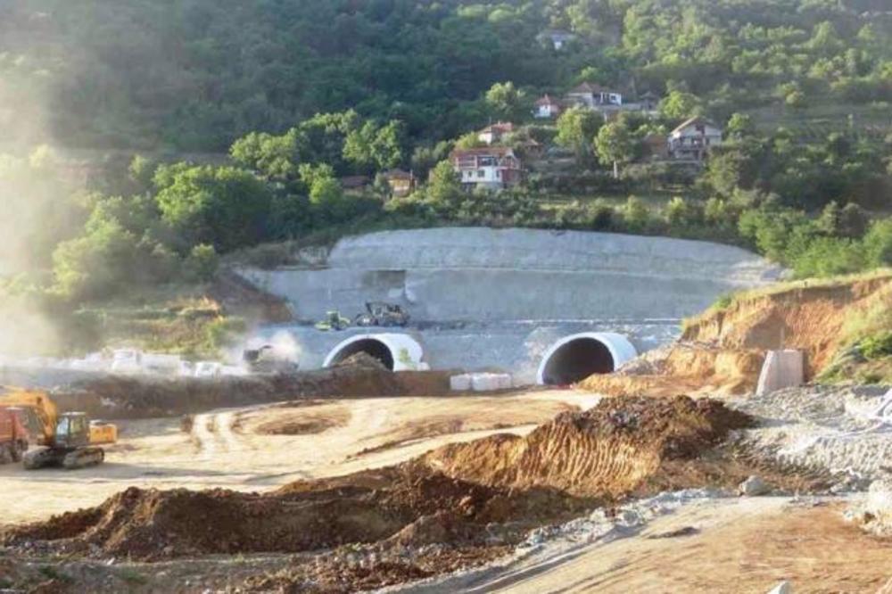 NAJVEĆI U SRBIJI: Probijen tunel Manajle, poslednji na Koridoru 10 (FOTO)