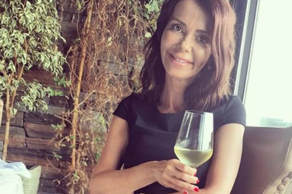 AUUU, ŠTA URADI OD SEBE? Jelenu Bačić Alimpić napali kako se UNAKAZILA! (FOTO)