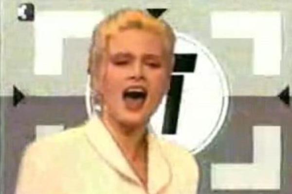 DVE PLAVUŠE KOJE SU BILE ISTINSKE DIVE DEVEDESETIH! Ne, nije ono što mislite! (VIDEO)