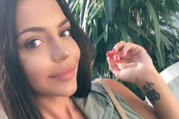 HELENA SE POŠTENO IZBLAMIRALA! Topalkova ćerka "kitila" muziku pa pokazala koliko para ima u novčaniku! (VIDEO)