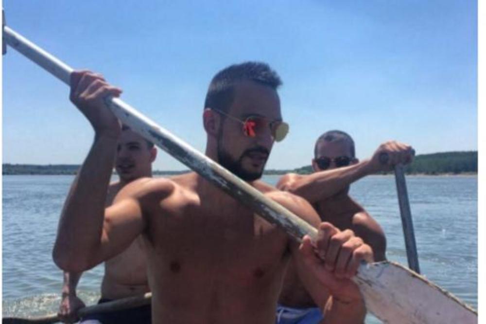 SKINUO SE I ZALUDEO INSTAGRAM VIŠE OD MAJKE! Sin poznate glumice pokazao čime RASPOLAŽE! (FOTO)