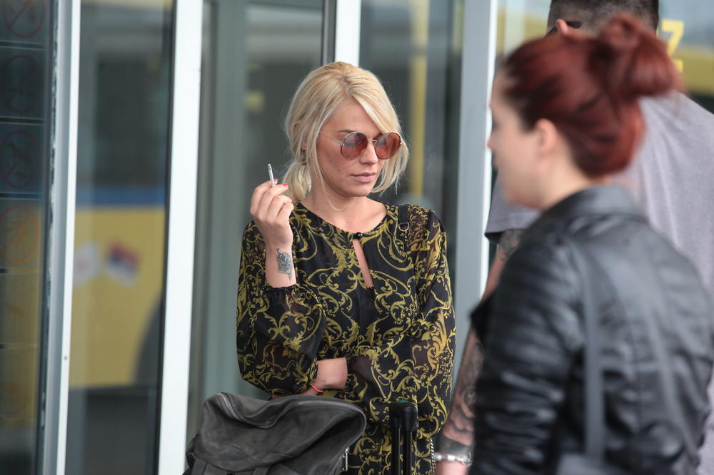 ZABRINUTA ZA BEBU! Nataša prekinula LETOVANJE i HITNO POSETILA LEKARA!