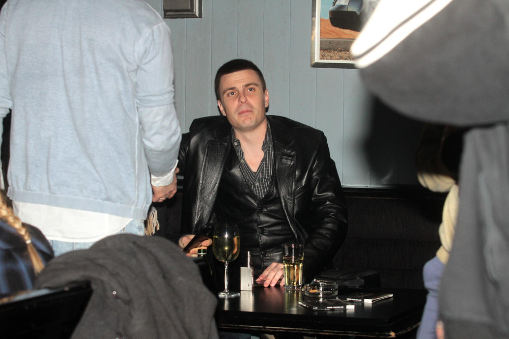 VUK KOSTIĆ DŽIPOM UDARIO MOTOCIKLISTU: Povređeni mladić prevezen u Urgentni centar!