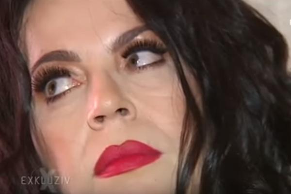 MAJKU SU JOJ UBILI ALBANCI, IZGUBILA JE BRATA BLIZANCA, PA SE PROPILA: Povukla se sa scene, ne biste je prepoznali!