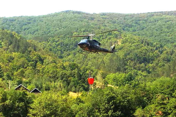 150 TONA VODE SRUČILI NA SRBIJU! Srpski helikopteri gasili požare po zemlji, RUSKI NIKO NE POMINJE!