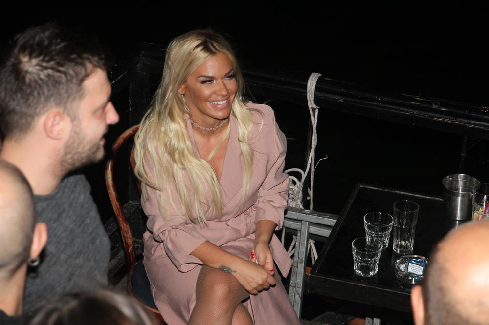 KRILA JE TRUDNOĆU, ALI SADA JE OTKRILA I POL BEBE: Urađen test, želim da vam kažem da je u pitanju...