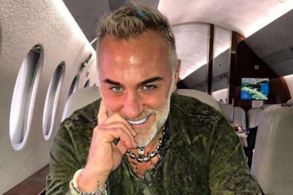 BAZEN NA KROVU,SEDAM SPAVAĆIH SOBA, OGROMNO KUPATILO I SVE U JEDNOJ BOJI: Ovo je nova luksuzna vila Đanluke Vakija!