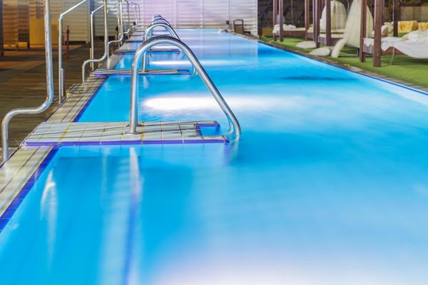 AKO ZALIVATE BAŠTE I PUNITE BAZENE, STIŽE VAM KAZNA! Nova zabrana SRBIJU PODIGLA NA NOGE!