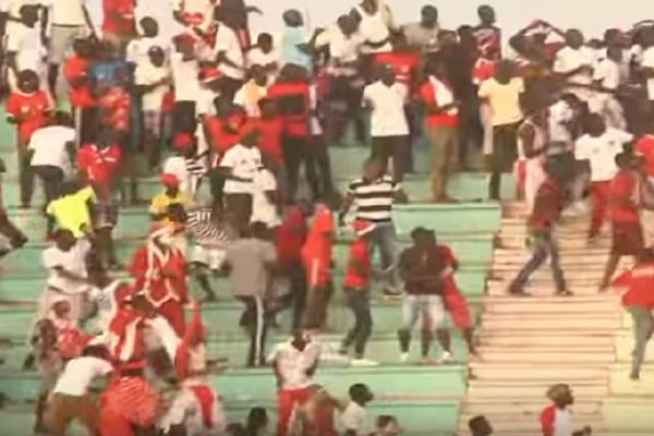 Klub ugašen na 7 godina zbog smrti 8 navijača! (VIDEO)