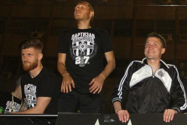 SAMO ON JE MOGAO DA ISPALI OVAKVU FORU: Hit reakcija Saše Ilića zbog surove kazne UEFA!