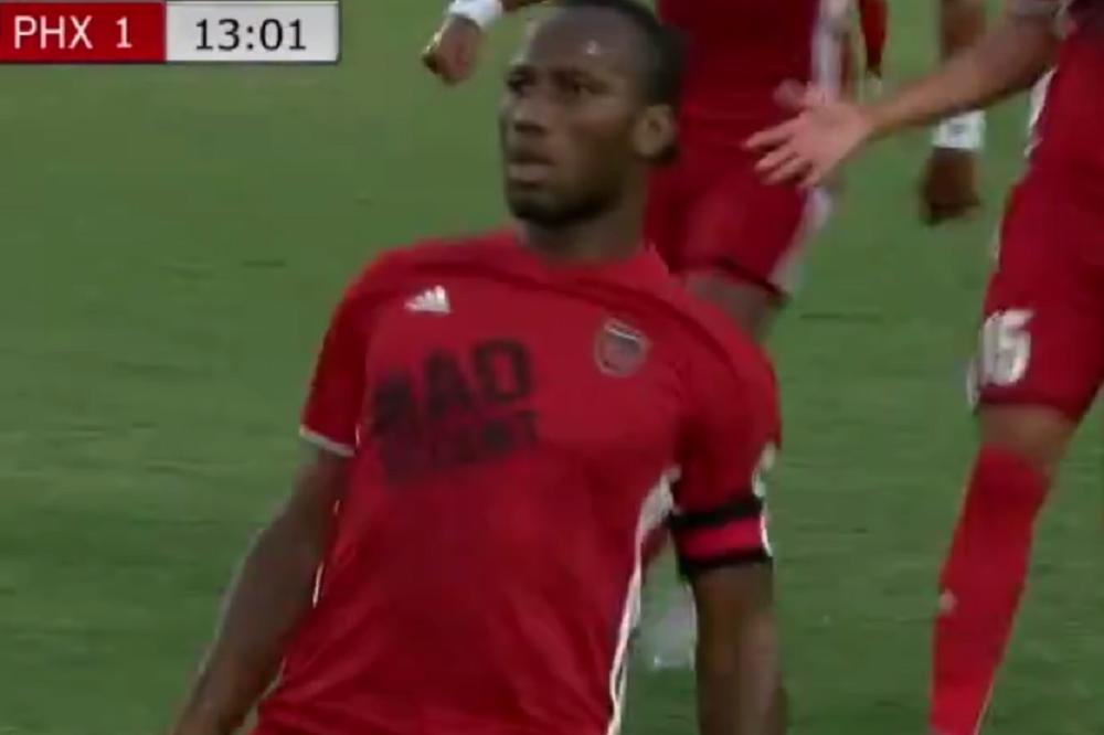 POLA ČOVEK, POLA ZVER! I sa 39 godina Didije Drogba PRAŠI SLOBODNJAKE! Dao je novu golčinu... (VIDEO)