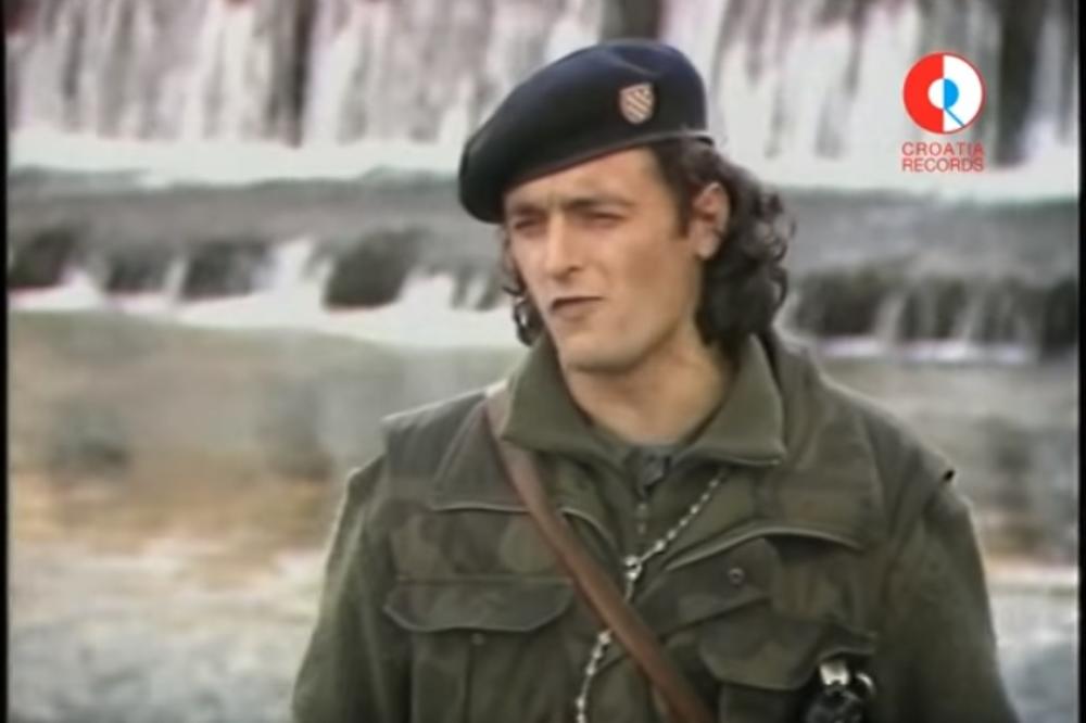 TOMPSON RADIO KAO KONOBAR! Danas živi od proustaških pesama, ali mu je PROŠLOST VRLO ŠAROLIKA! (VIDEO)