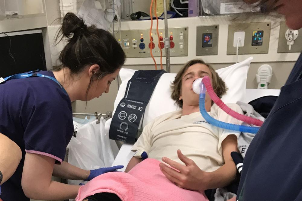 HOROR U PLIĆAKU: Dečak je bio u vodi do kolena, a kad je izašao, bio je SAV KRVAV I PUN BOLNIH RUPICA! (VIDEO)