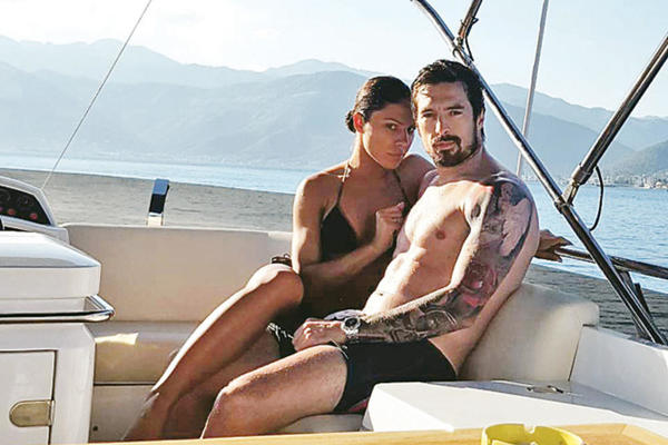 PRVE FOTKE ZALJUBLJENOG PARA SA JAHTE: Volimo se već godinu dana, a odavno smo se i smuvali! (FOTO)