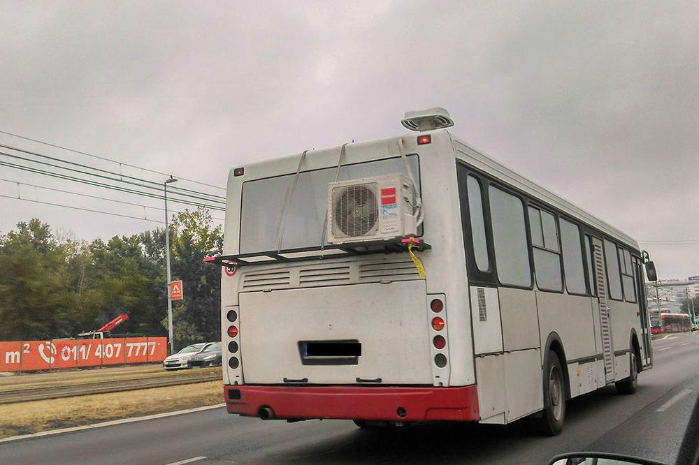 SRBI SE POTUKLI SA TURCIMA U KUŠADASIJU! Na naš autobus bačen MOLOTOVLJEV KOKTEL!