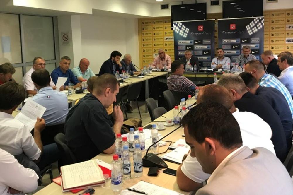 SEDNICA TRAJALA 4 SATA: Zvezda se protivila, ali je sada bila uzdržana, Zajednica superligaša izglasala važnu odluku!