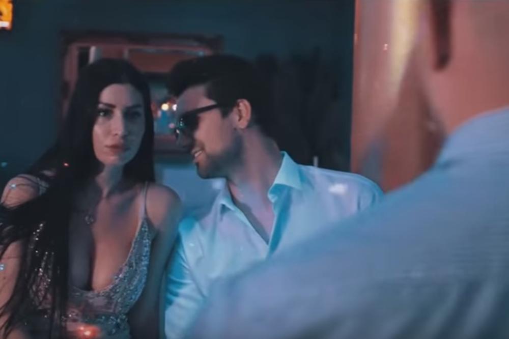 NE ZNA ČOVEK GDE PRE DA GLEDA! Bivši farmer i pevač u novi spot ubacio svoju VERENICU i to skoro golu!