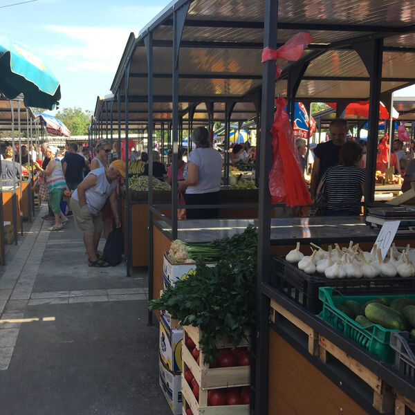 SVE PIJACE U GRADU PRESTAJU SA RADOM DO DALJNJEG: Odluka stupa na snagu od nedelje u 6 časova!