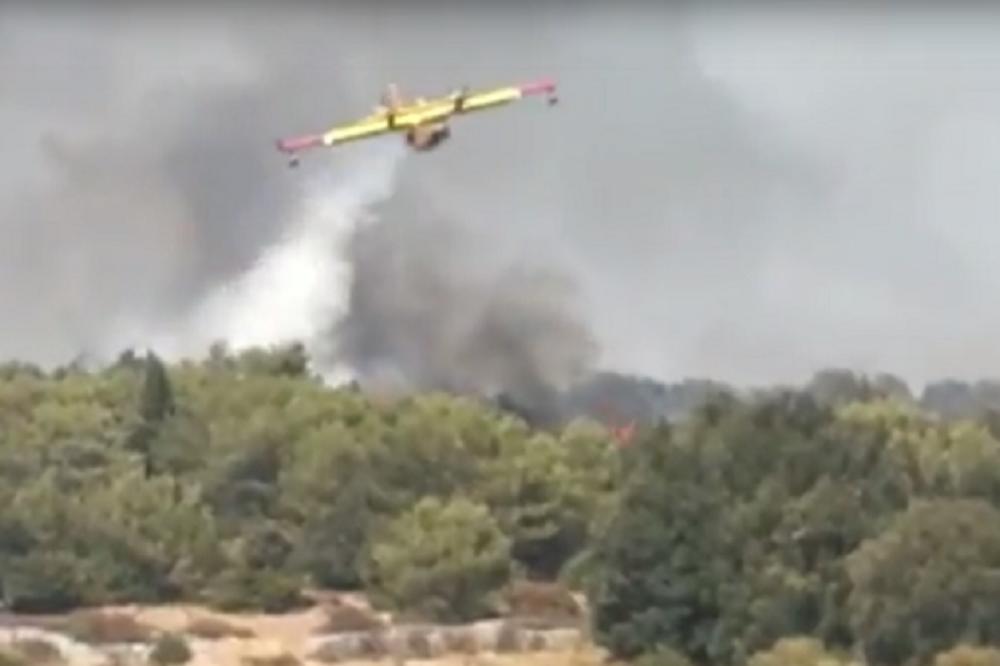 NOVI POŽAR: Vatrogasci se bore s vatrom na Braču! (VIDEO)